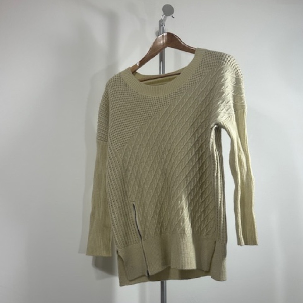 OVERSIZED SWEATER
